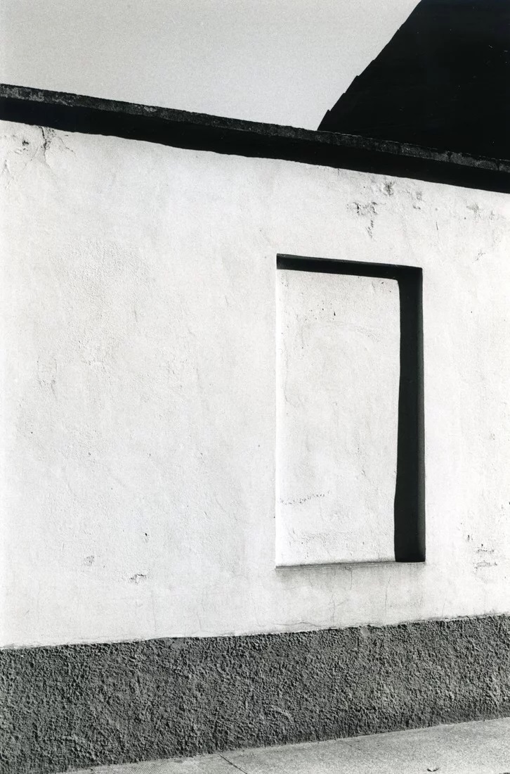 muro in bianco e nero