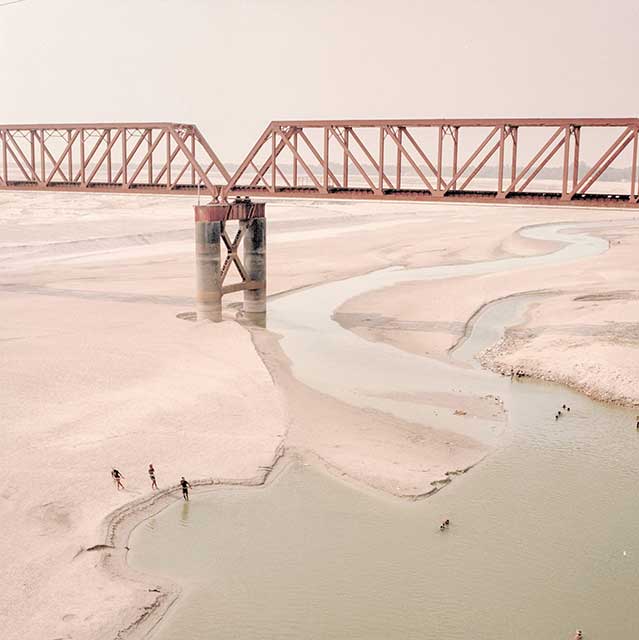 veduta dall'alto di ponte sul fiume Gange