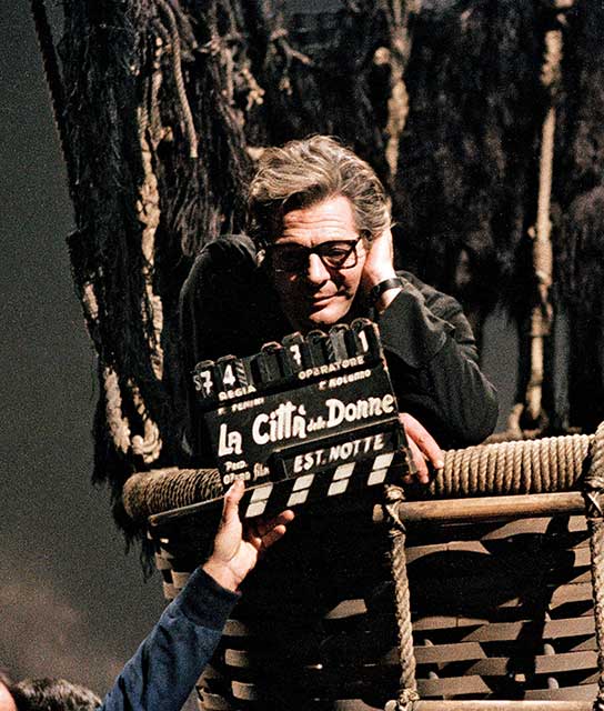 Marcello Mastroianni sul set della Città delle donne