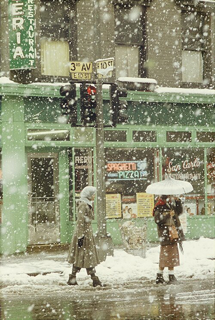 Collection 150 fotografie dalla collezione Bachelor due donne per la strada a New York sotto la neve