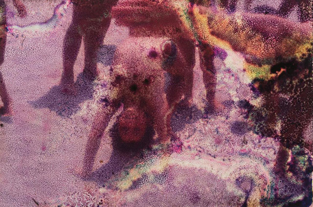 Giulio Bensasson Roma foto a colori rovinata dal tempo ddi bambini che giocano sulla spiaggia