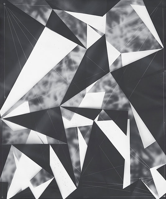 Benjamin Jones Milano foto in bianco e nero astratta con triangoli e rombi bianchi e neri