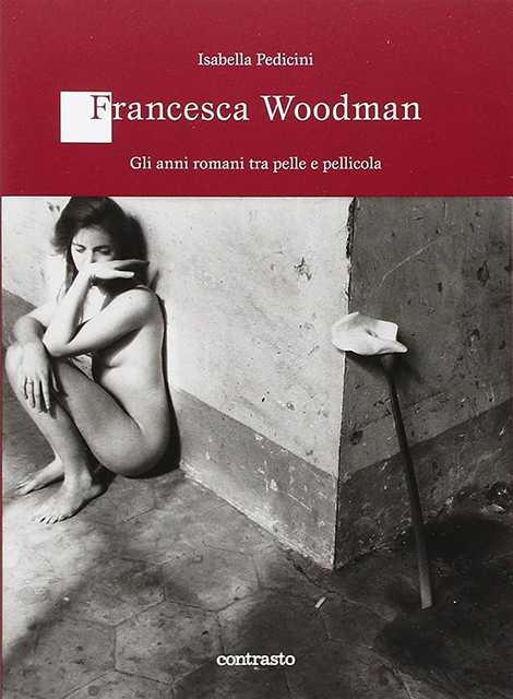 Francesca Woodman copertina del libro Tra pelle e pellicola edito da Contrasto