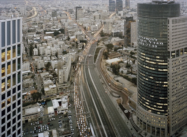 Gabriele Basilico Milano veduta a colori di Tel Aviv dall'alto