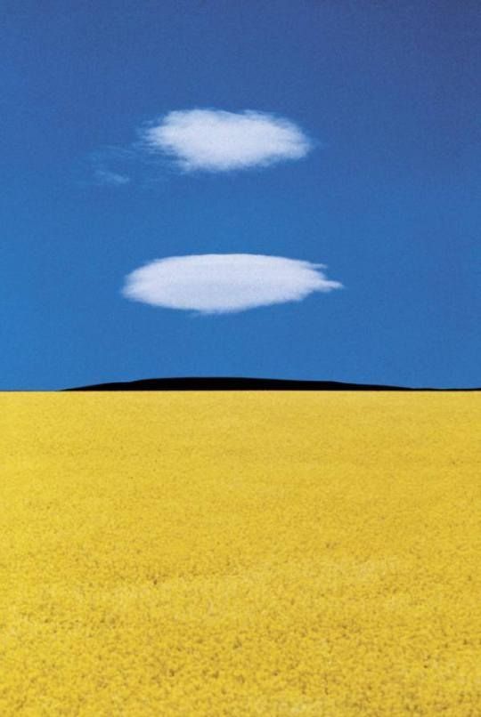 franco fontana cielo blu con nuvola