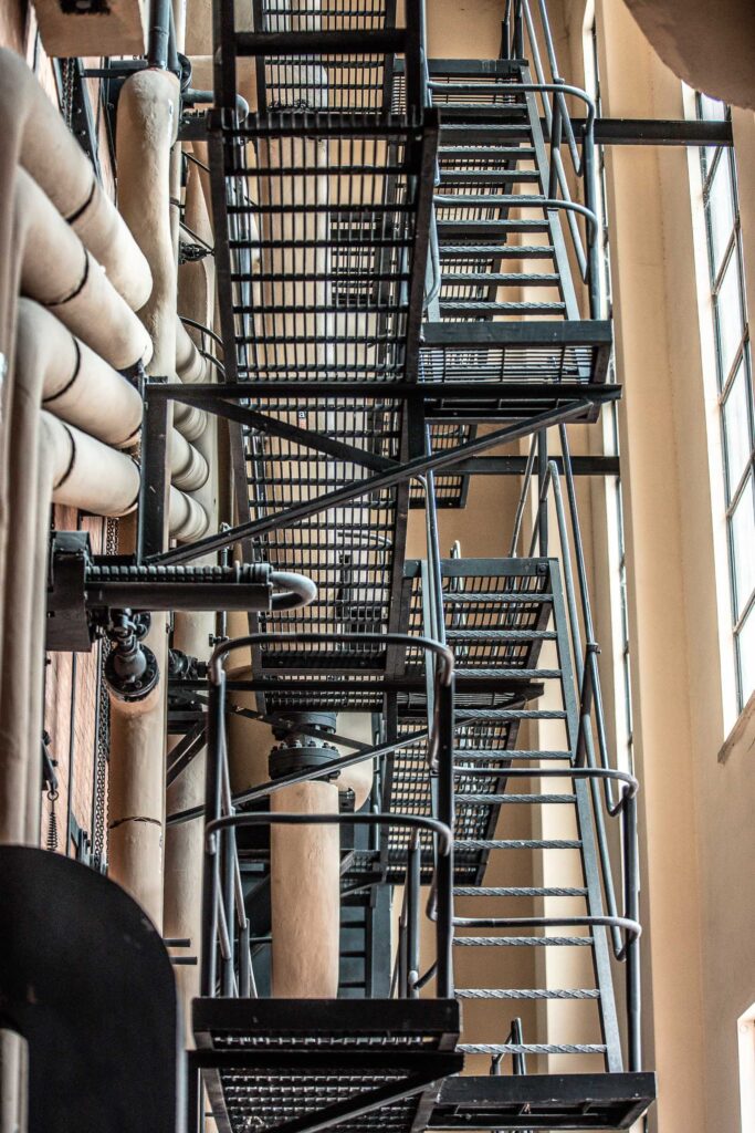 Interni della Centrale Montemartini Roma dettagli della vecchia fabbrica